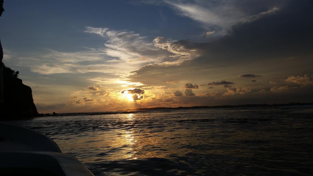 Chill House Make A Good Story With Infinite Ocean Surf And Stay Weligama Exterior foto